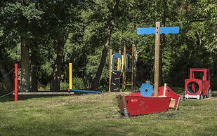 Macdonald Elmers Court Hotel