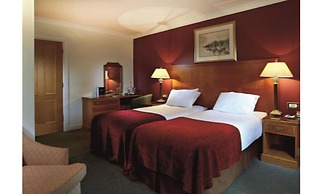 Macdonald Elmers Court Hotel