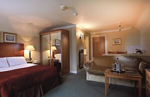 Macdonald Elmers Court Hotel