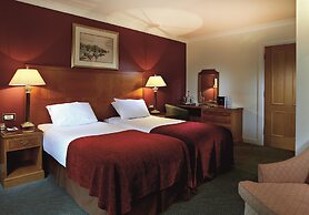 Macdonald Elmers Court Hotel