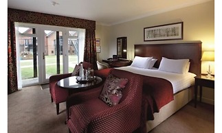 Macdonald Elmers Court Hotel