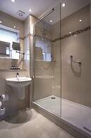 Macdonald Elmers Court Hotel