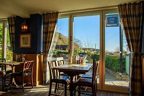 Lulworth Cove Inn