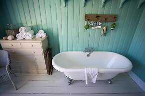 Lulworth Cove Inn