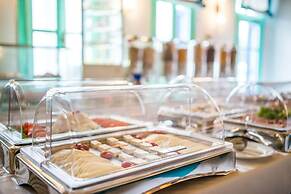 Poseidon Hotel & Suites