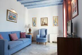 Poseidon Hotel & Suites