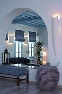 Poseidon Hotel & Suites