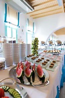 Poseidon Hotel & Suites