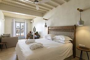 Poseidon Hotel & Suites