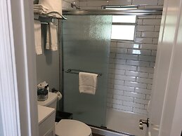 Marco Island Lakeside Inn