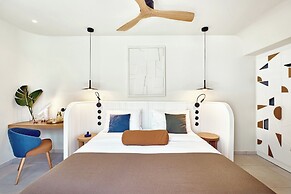 Paralos Kosta Alímia