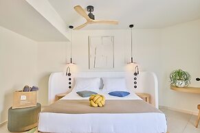 Paralos Kosta Alímia