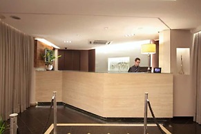 Oasis Plaza