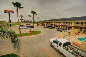 Deluxe Inn & Suites