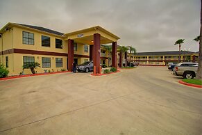 Deluxe Inn & Suites