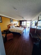 Deluxe Inn & Suites