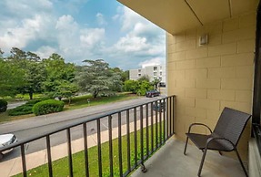 The Breakers Hotel & Suites