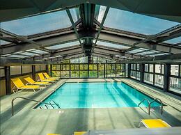 The Breakers Hotel & Suites