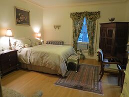 The Silver Fountain Inn