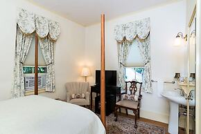 The Silver Fountain Inn