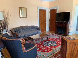 The Silver Fountain Inn