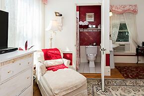 The Silver Fountain Inn