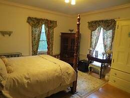 The Silver Fountain Inn