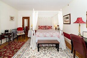 The Silver Fountain Inn