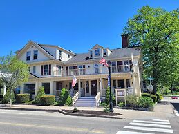 The Kennebunk Inn