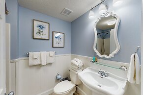 Palacio Condominiums