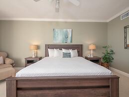 Palacio Condominiums