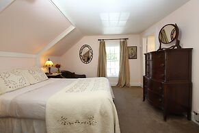 Olallieberry Inn B&B