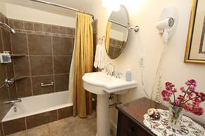 Olallieberry Inn B&B