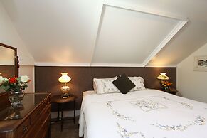 Olallieberry Inn B&B