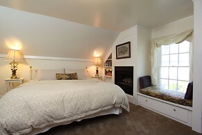 Olallieberry Inn B&B