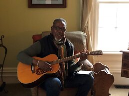 Olallieberry Inn B&B