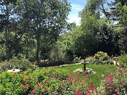 Olallieberry Inn B&B