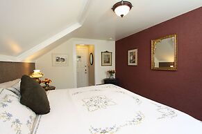 Olallieberry Inn B&B