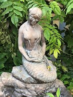 Olallieberry Inn B&B