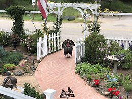 Olallieberry Inn B&B