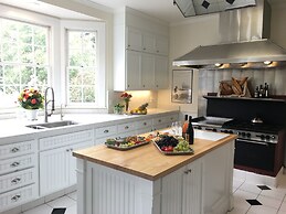 Olallieberry Inn B&B