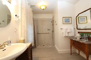 Olallieberry Inn B&B