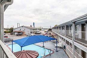 Studio 6 San Antonio, TX - Fort Sam Houston Area