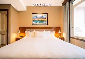 Falcon Crest Lodge by CLIQUE