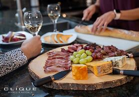 Falcon Crest Lodge by CLIQUE