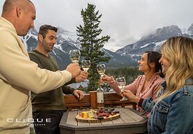 Falcon Crest Lodge by CLIQUE