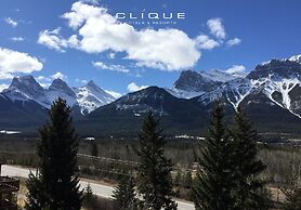 Falcon Crest Lodge by CLIQUE