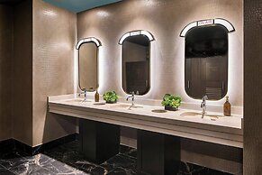Renaissance Shoals Resort and Spa