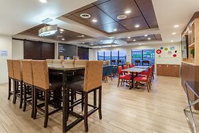 Holiday Inn Express & Suites Cedar Falls - Waterloo by IHG