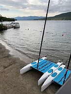 The Georgian Lakeside Resort